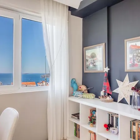 Furnished Cozy Flat With Wide Sea View In Апартаменты *