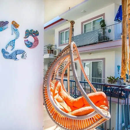 Апартаменты Furnished Cozy Flat With Wide Sea View In Каш