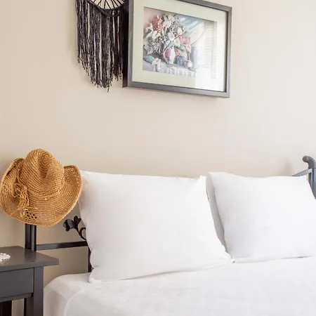 Апартаменты Furnished Cozy Flat With Wide Sea View In